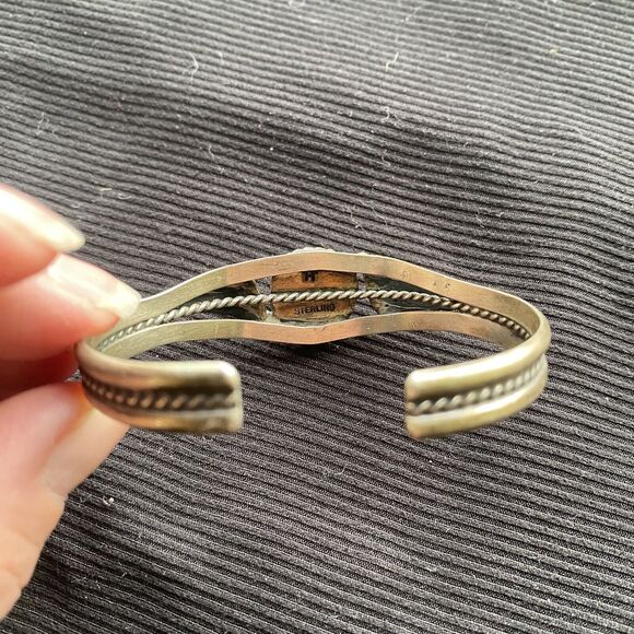 Vintage Navajo Sterling Silver Kingman Turquoise Cuff Bracelet. USA. Small. - Picture 6 of 13
